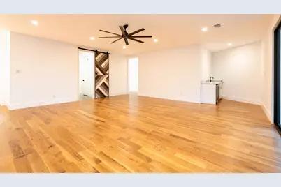 8546 Glencrest Lane, Dallas, TX 75209 - Photo 19