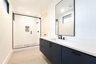 8546 Glencrest Ln, Dallas, TX 75209 - Photo 25