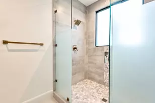8546 Glencrest Ln, Dallas, TX 75209 - Photo 15