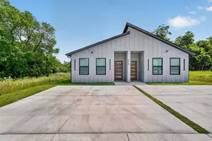2113 Henry St, Greenville, TX 75401 - Photo 1