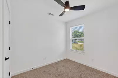 2113 Henry Street #B, Greenville, TX 75401 - Photo 11