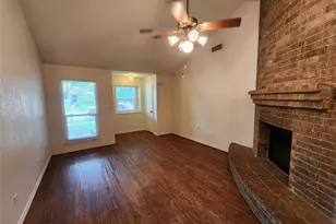 2925 Timothy Ln, Euless, TX 76039 - Photo 3