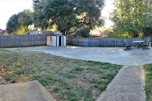 2925 Timothy Ln, Euless, TX 76039 - Photo 17