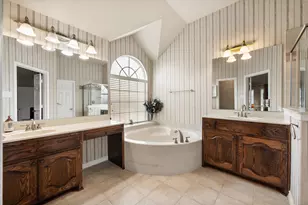4819 King Harbor Ct, Grand Prairie, TX 75052 - Photo 21