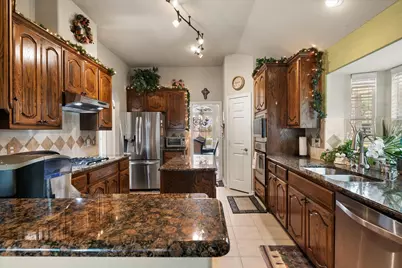 4819 King Harbor Court, Grand Prairie, TX 75052 - Photo 9
