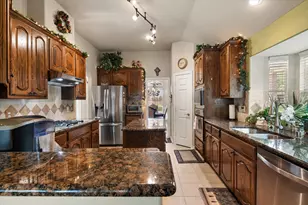 4819 King Harbor Ct, Grand Prairie, TX 75052 - Photo 9