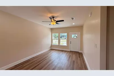 2619 Creekview Drive, Granbury, TX 76048 - Photo 5