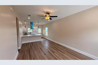 2619 Creekview Drive, Granbury, TX 76048 - Photo 3