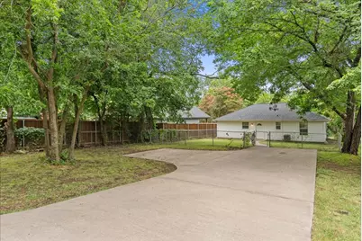 404 W Day Street, Denison, TX 75020 - Photo 21