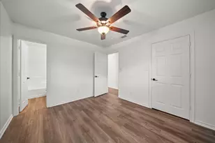 404 W Day St, Denison, TX 75020 - Photo 17