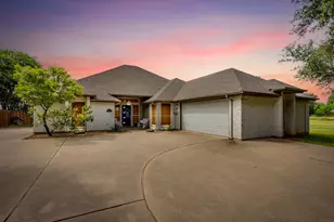 103 Casas Del Sur St, Granbury, TX 76049 - Photo 23