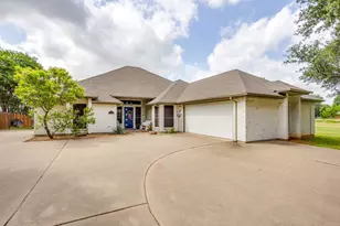 103 Casas Del Sur St, Granbury, TX 76049 - Photo 3
