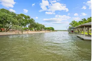 422 Granada Calle Ct, Granbury, TX 76049 - Photo 3