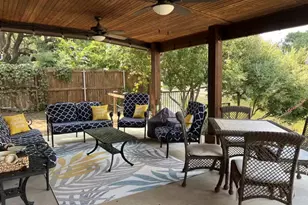 422 Granada Calle Ct, Granbury, TX 76049 - Photo 5