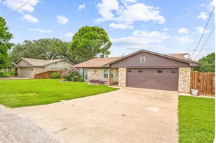 422 Granada Calle Ct, Granbury, TX 76049 - Photo 7