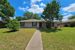 216 Wesley Dr, DeSoto, TX 75115 - Photo 1