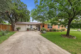 2800 Brockbank Dr, Irving, TX 75062 - Photo 1