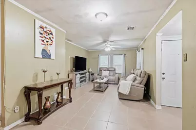 2800 Brockbank Drive, Irving, TX 75062 - Photo 9
