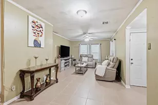 2800 Brockbank Dr, Irving, TX 75062 - Photo 9
