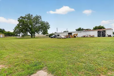 1092 W Highway 199, Springtown, TX 76082 - Photo 29