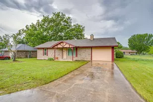 709 N Ave B, Springtown, TX 76082 - Photo 5