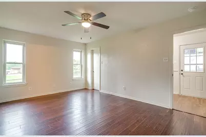 709 N Avenue B, Springtown, TX 76082 - Photo 23