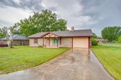 709 N Avenue B, Springtown, TX 76082 - Photo 5