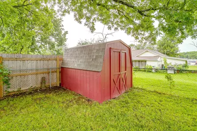 709 N Avenue B, Springtown, TX 76082 - Photo 31
