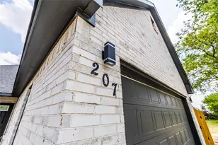 207 S James St, Alvarado, TX 76009 - Photo 3