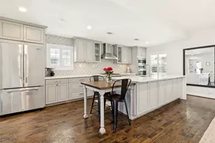 9605 Livenshire Dr, Dallas, TX 75238 - Photo 9