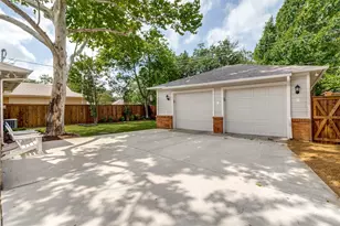9605 Livenshire Dr, Dallas, TX 75238 - Photo 25