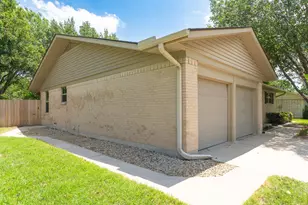 308 Willow Way, Gainesville, TX 76240 - Photo 3