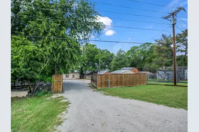 1011 E Lake Drive, Weatherford, TX 76087 - Photo 25
