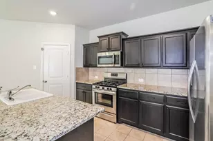 2205 Sadlers Creek Ln, Fort Worth, TX 76108 - Photo 5