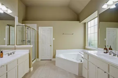 9024 Bottlebrush Lane, Irving, TX 75063 - Photo 19