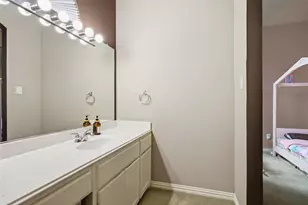 9024 Bottlebrush Ln, Irving, TX 75063 - Photo 33