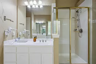 9024 Bottlebrush Ln, Irving, TX 75063 - Photo 21