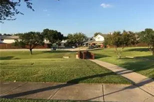 2020 Via Bravo, Carrollton, TX 75006 - Photo 23