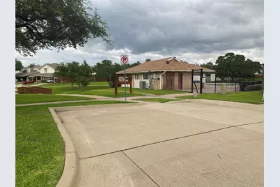 2020 Via Bravo, Carrollton, TX 75006 - Photo 23