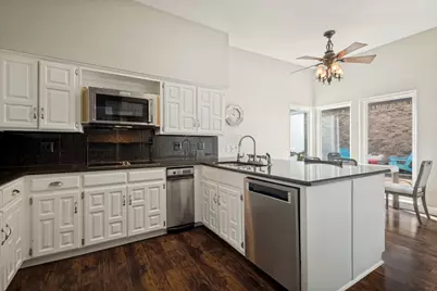 209 Oak Hill Drive, Trophy Club, TX 76262 - Photo 5