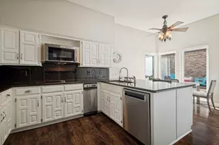 209 Oak Hill Dr, Trophy Club, TX 76262 - Photo 5