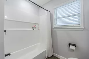 120 E Scotland Dr, Irving, TX 75062 - Photo 17