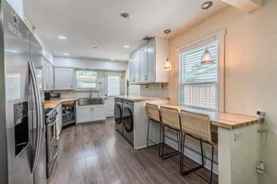 120 E Scotland Drive, Irving, TX 75062 - Photo 9