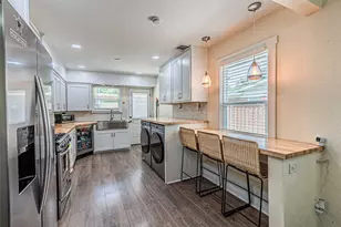 120 E Scotland Dr, Irving, TX 75062 - Photo 9