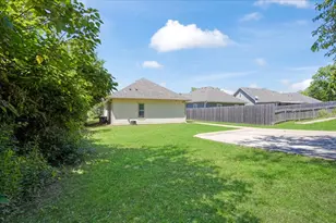 1226 W Elm St, Denison, TX 75020 - Photo 29