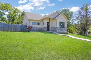 1226 W Elm St, Denison, TX 75020 - Photo 3