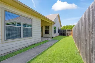 1226 W Elm St, Denison, TX 75020 - Photo 27