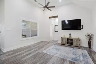 1226 W Elm St, Denison, TX 75020 - Photo 7