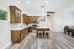 1226 W Elm St, Denison, TX 75020 - Photo 9