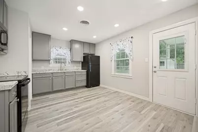 717 Small Street, Bowie, TX 76230 - Photo 11